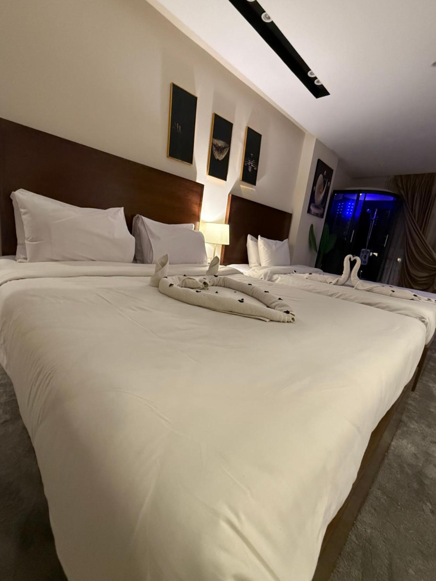 Kafret el-Gabal Topaz Pyramids View Inn מראה חיצוני תמונה