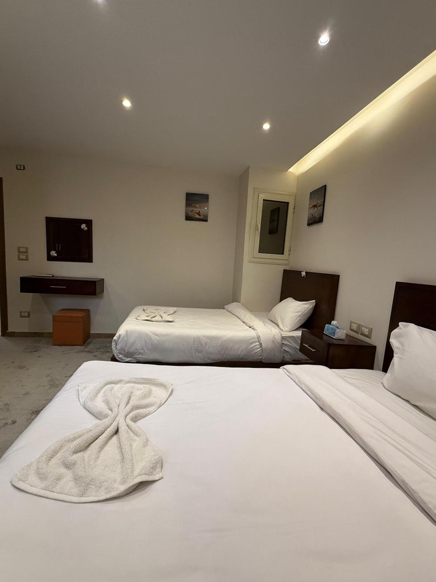Kafret el-Gabal Topaz Pyramids View Inn מראה חיצוני תמונה
