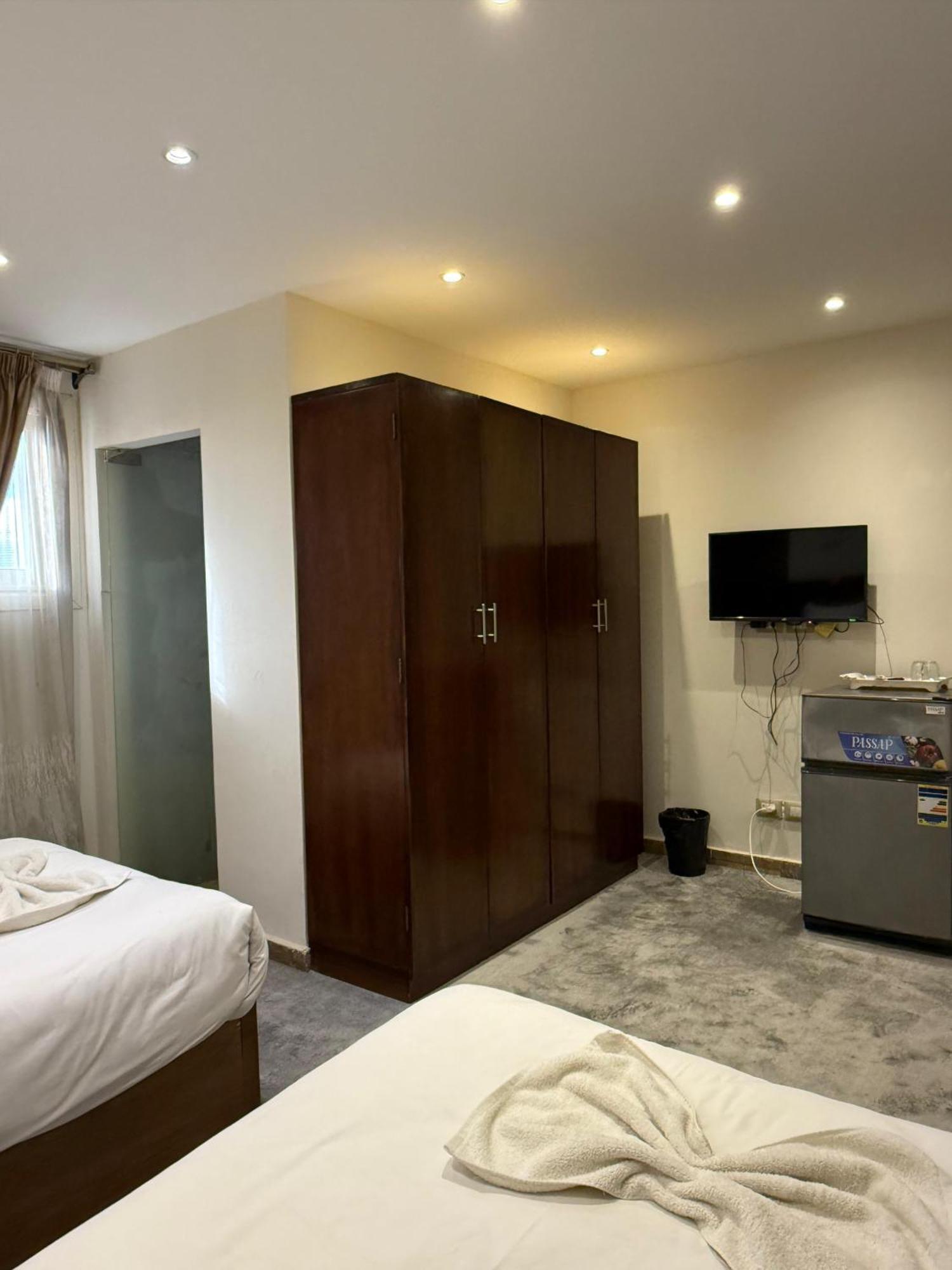 Kafret el-Gabal Topaz Pyramids View Inn מראה חיצוני תמונה